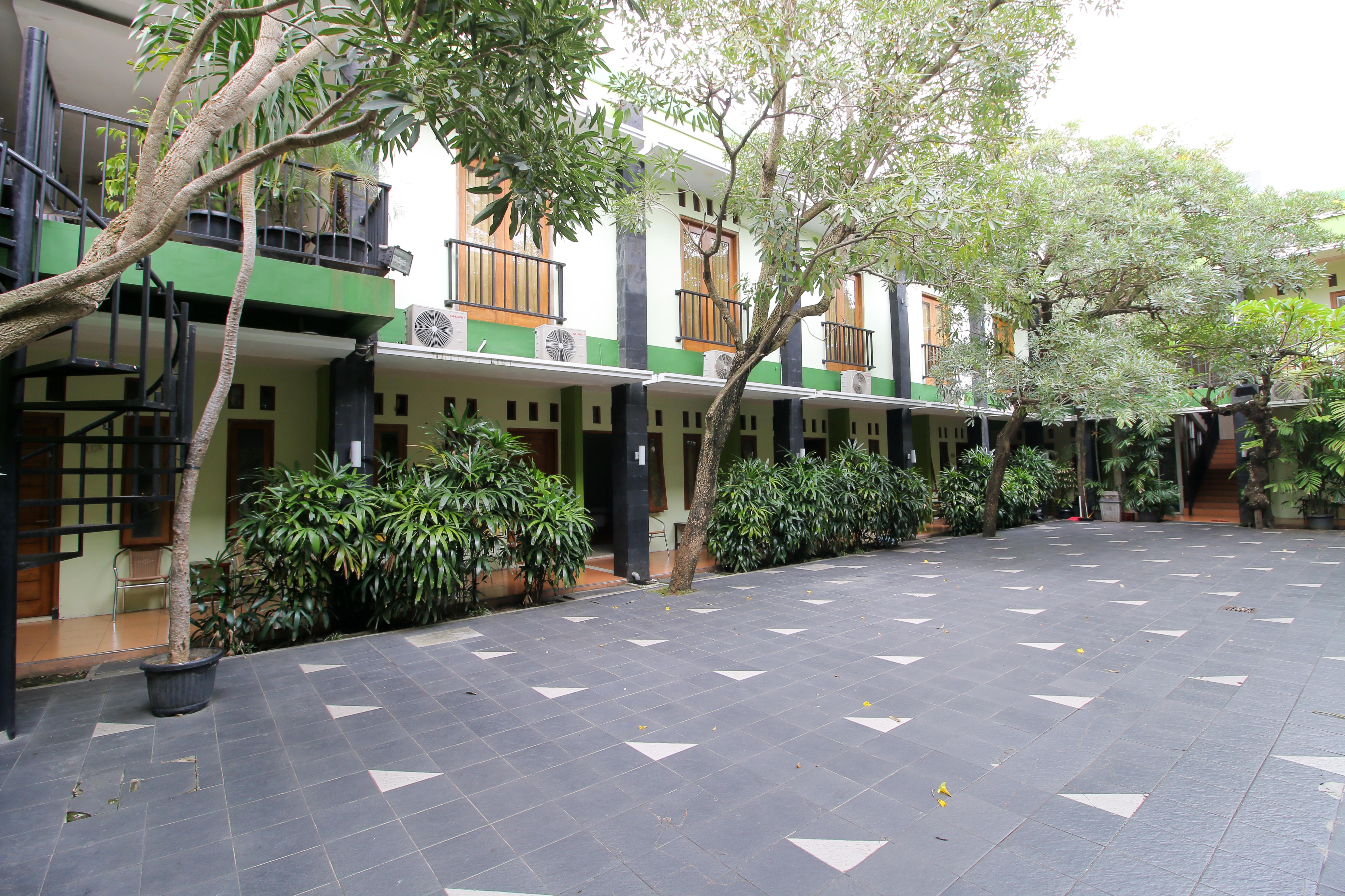 Reddoorz Plus @ Taman Siswa 2 Yogyakarta Extérieur photo