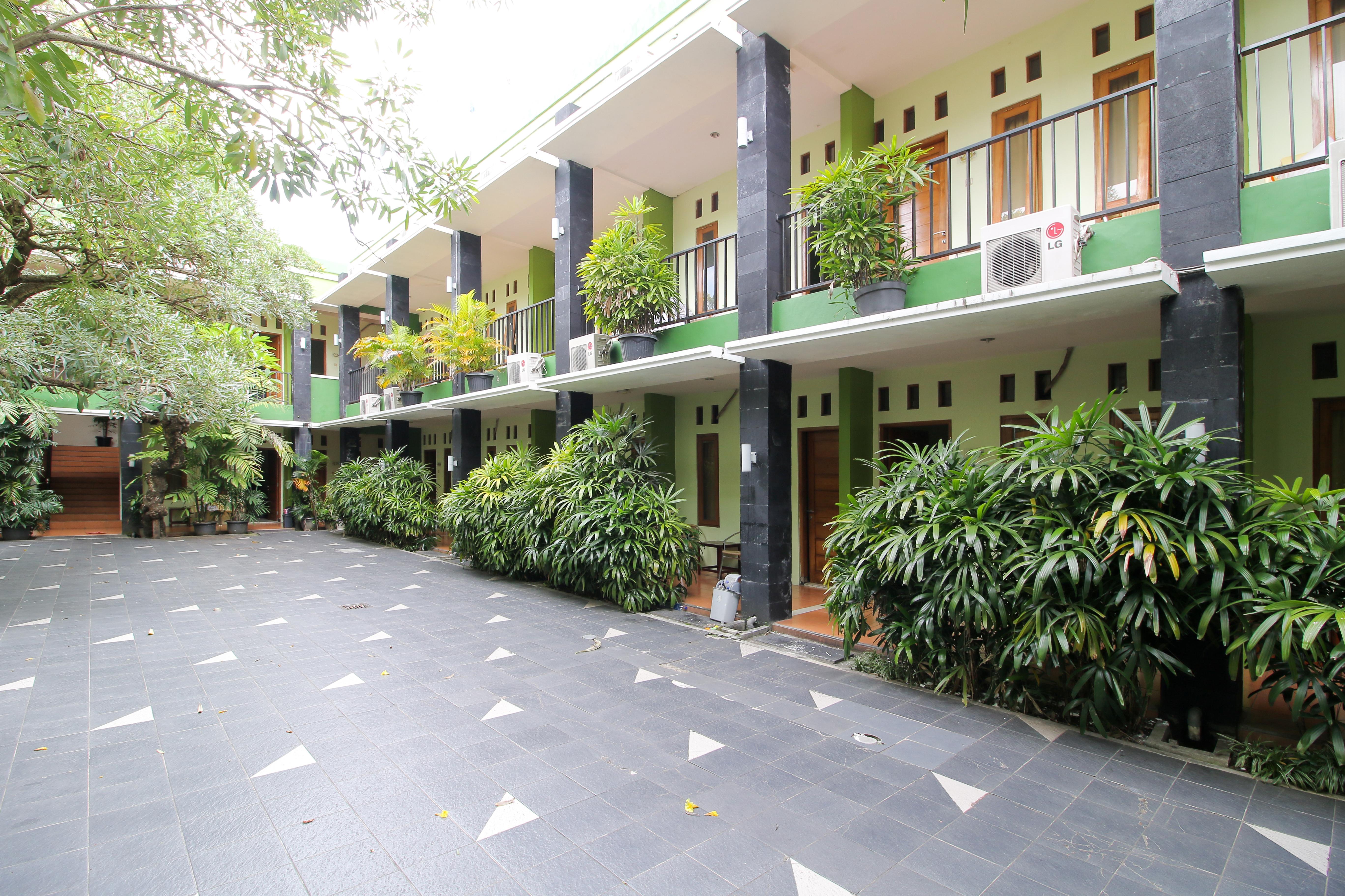 Reddoorz Plus @ Taman Siswa 2 Yogyakarta Extérieur photo